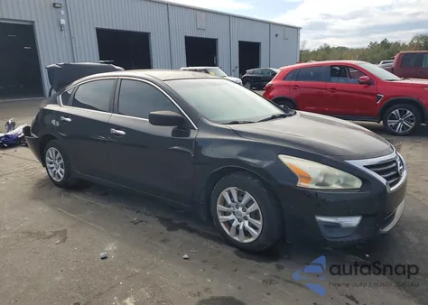 2015 Nissan Altima 2.5 из США, поврежденный, VIN 1N4AL3AP3FC233943